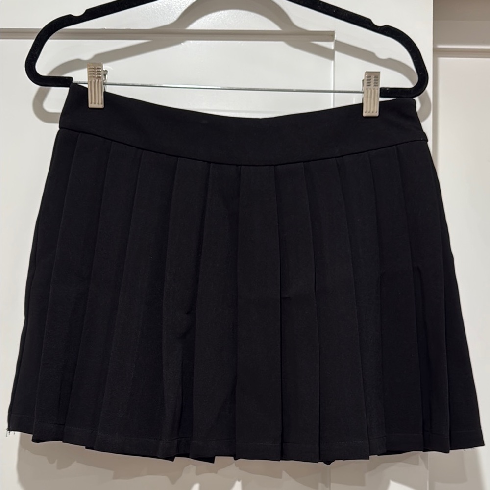 Commense Black Pleated Skater Mini Skirt